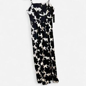 (Medium) Bold Floral Maxi-Dress with Pockets!